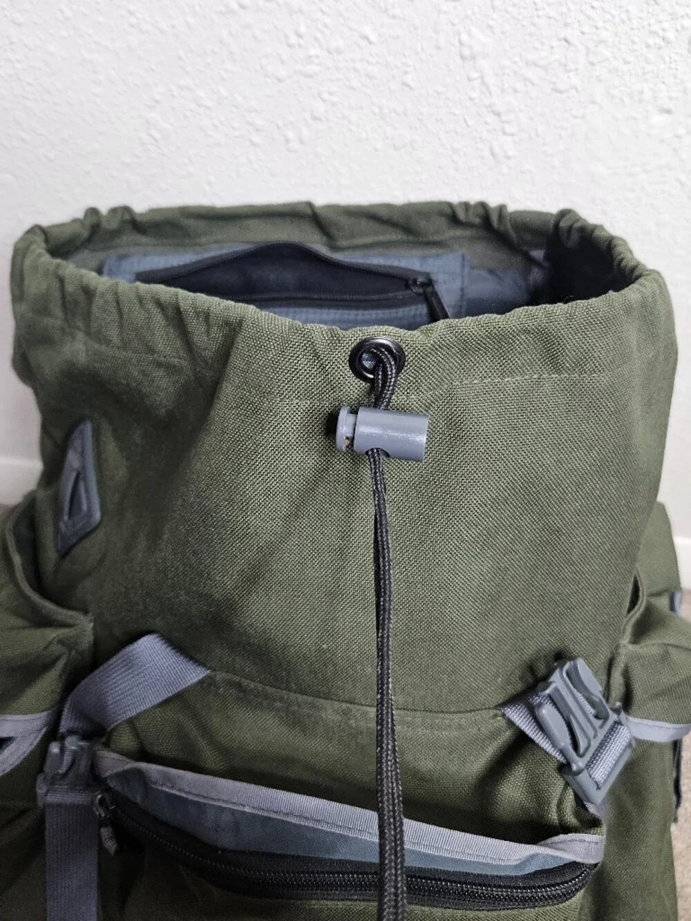 LL Bean Continental Rucksack Backpack Army Green Hiking Travel Gorpcore Outdoors